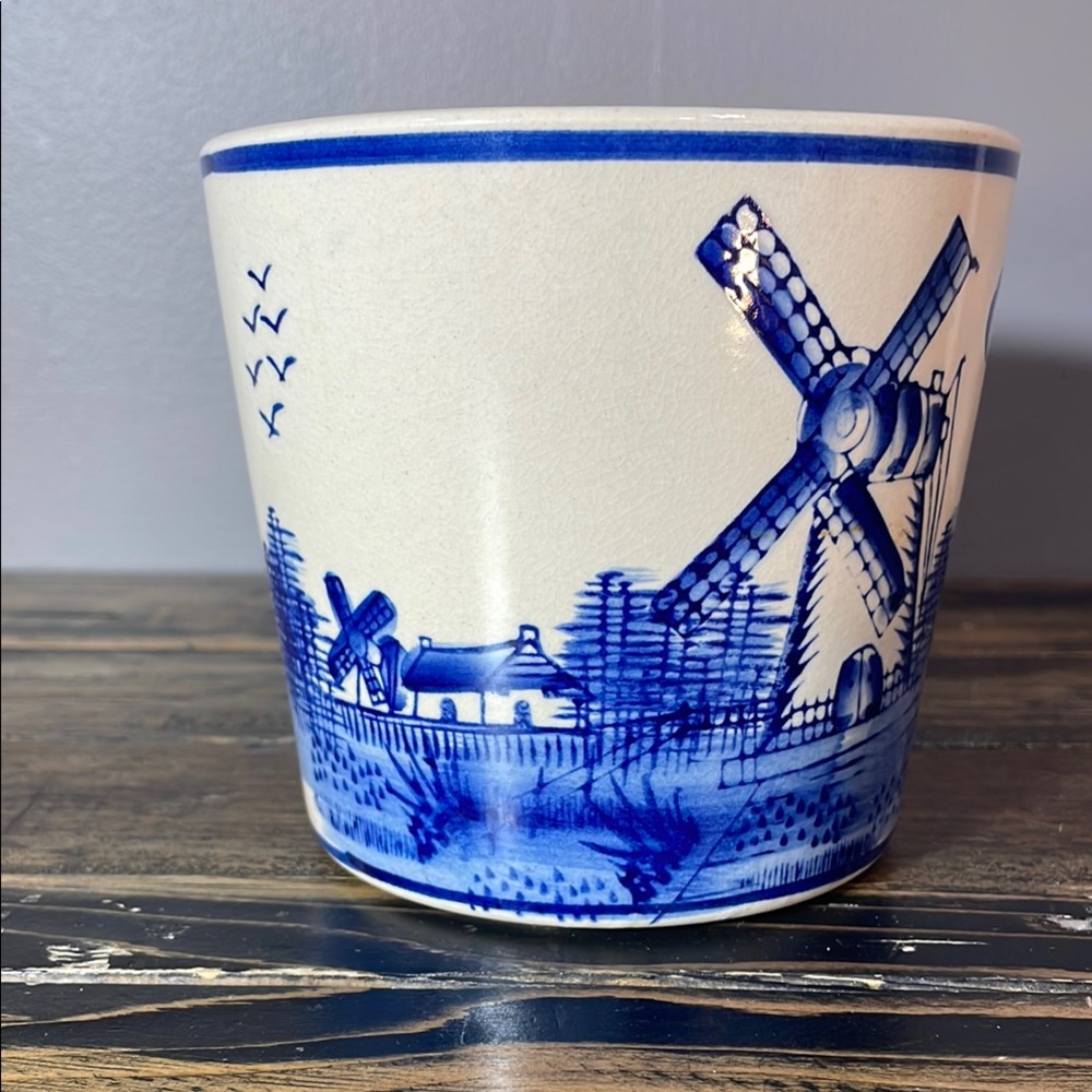 Dutch flower pot in ceramic - aprox 5” x 5” ivory and Dutch blue windmill ships